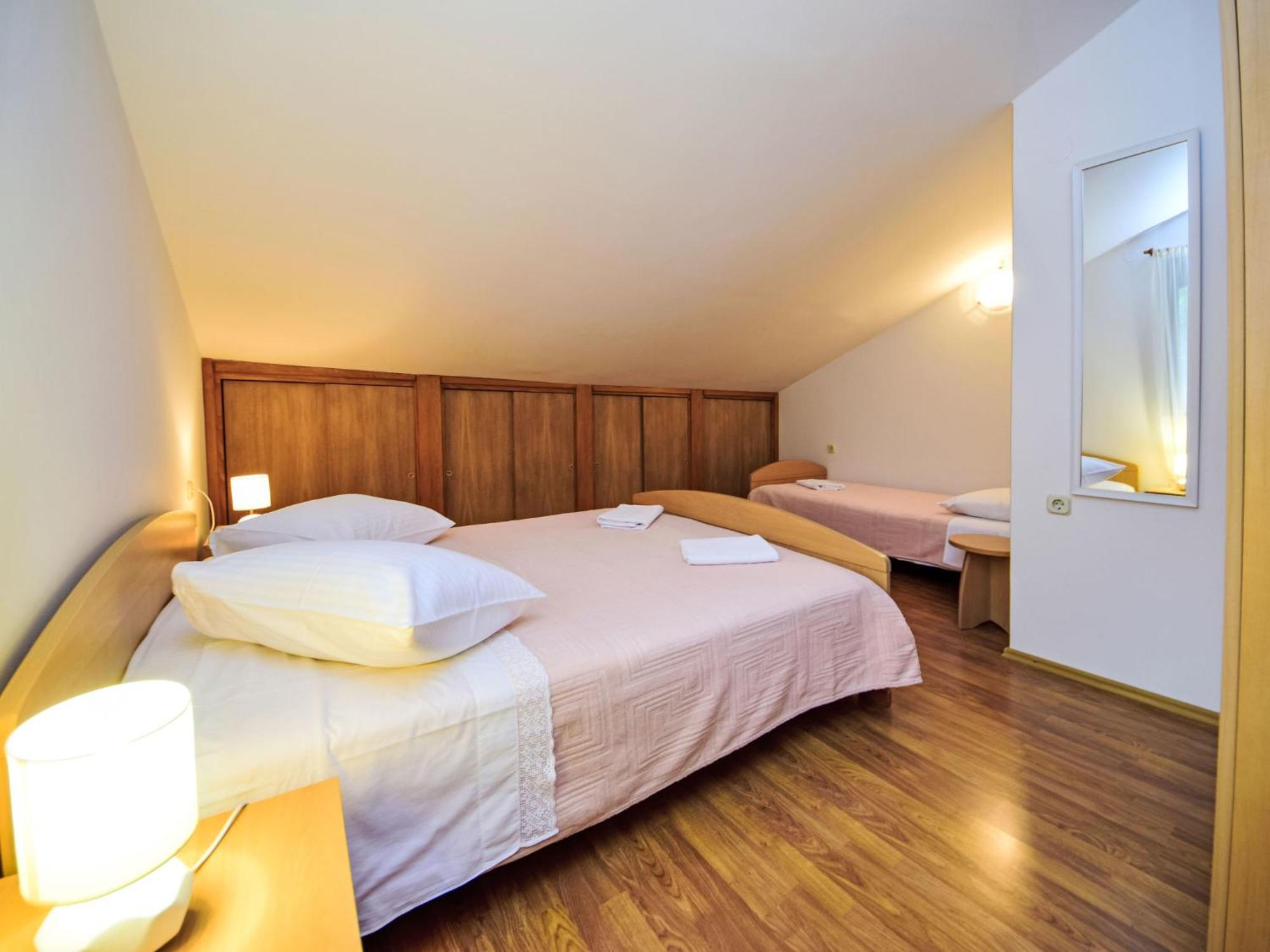 Apartment Haus Peric - Kor201 By Interhome Prigradica Esterno foto